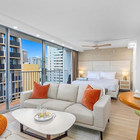 Steps To Waikiki Beach! Newly Renovated With 75" Tv هونولولو المظهر الخارجي الصورة